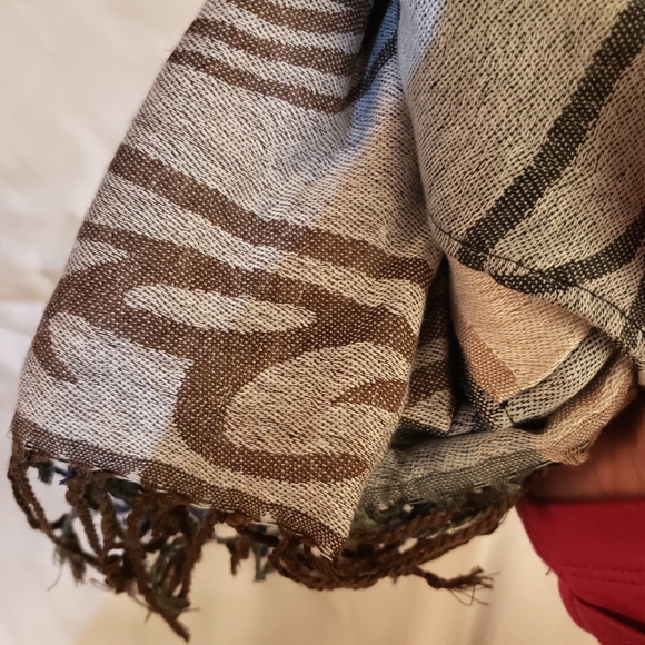 Jaquard Pashmina, Steel Blue and Navy - Picture 6 of 7